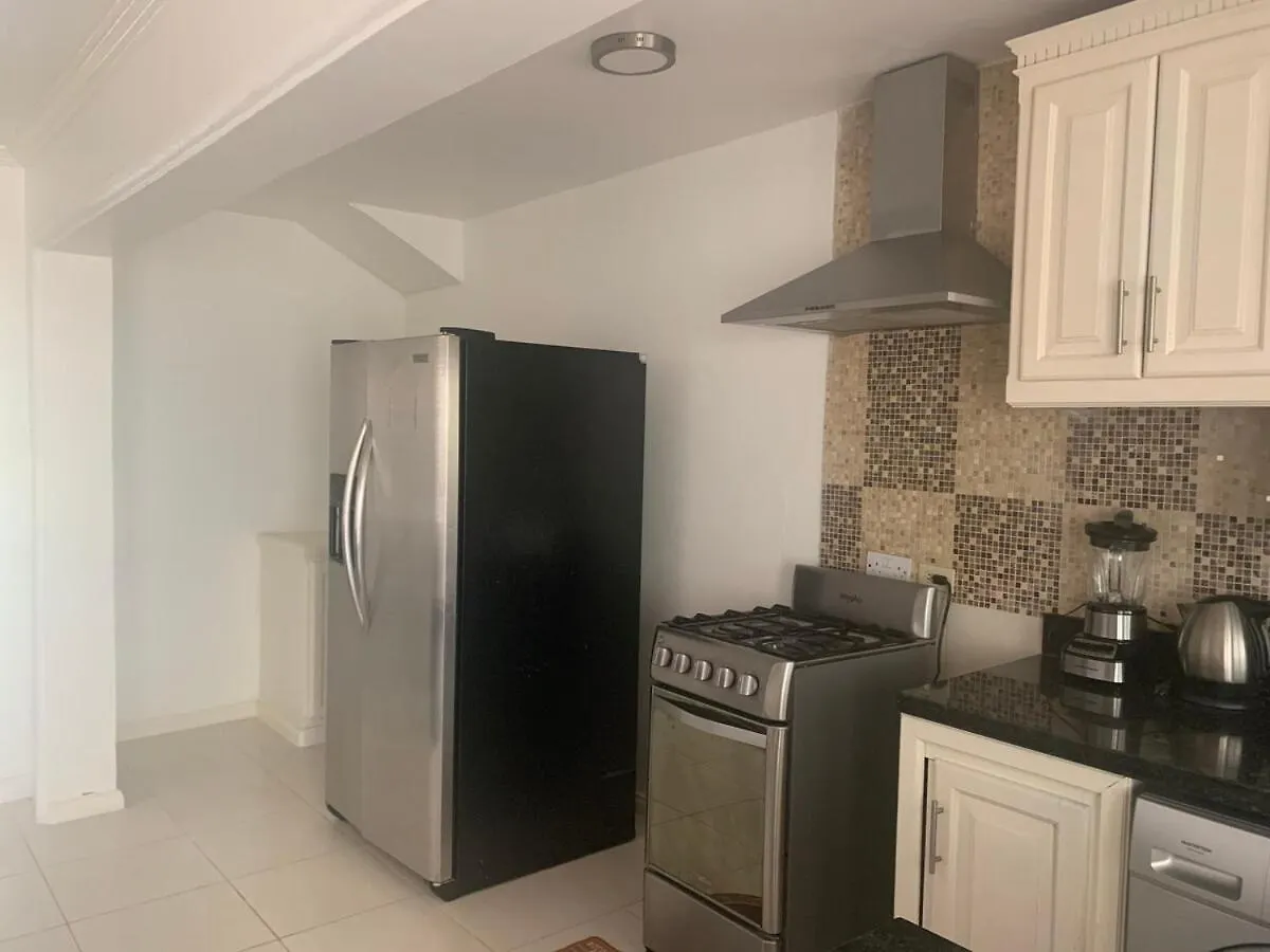 Kingston Serenity Suite - 2Br Gated Escape With Pool Jamaica
