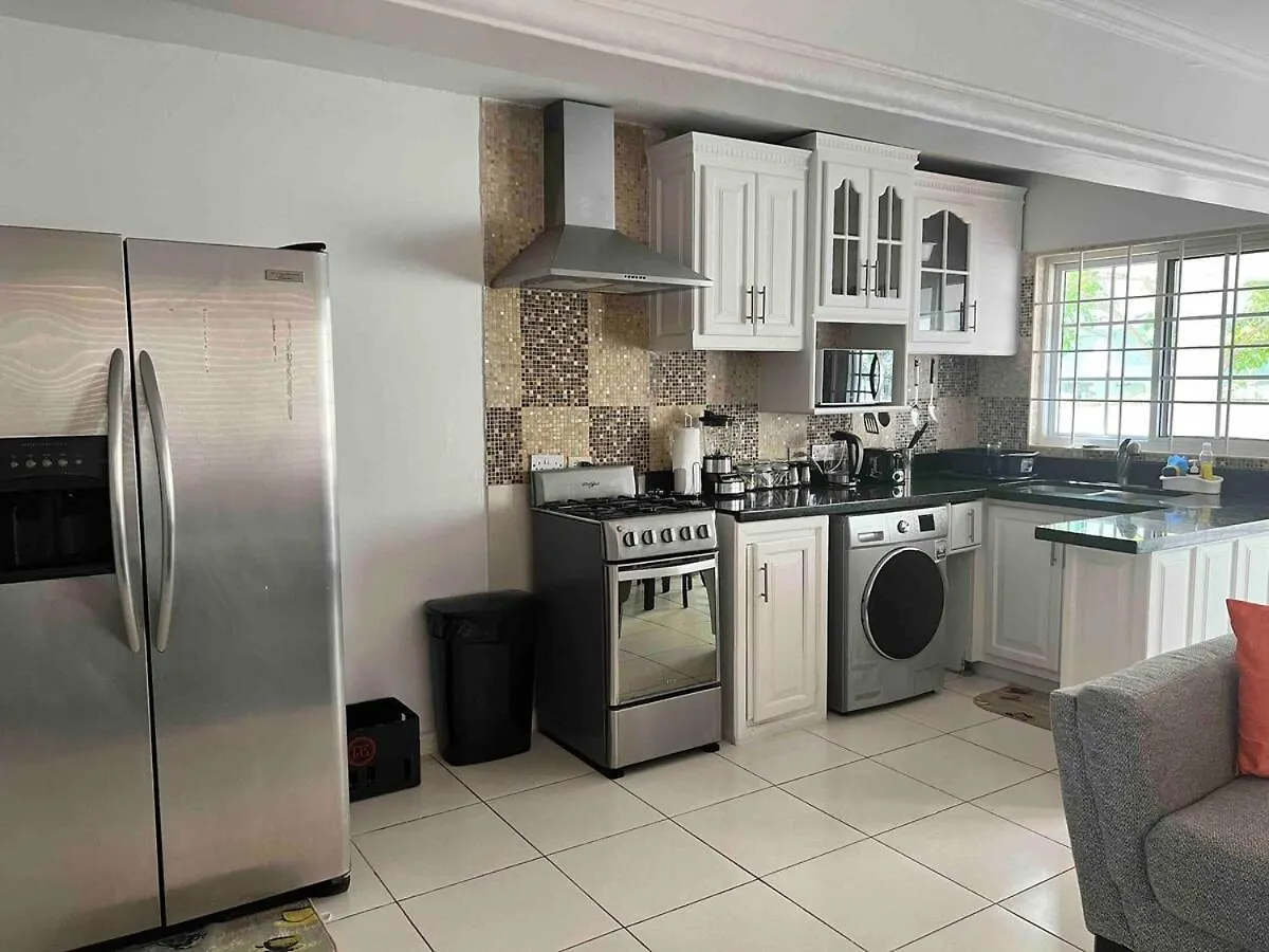 Kingston Serenity Suite - 2Br Gated Escape With Pool Holiday home