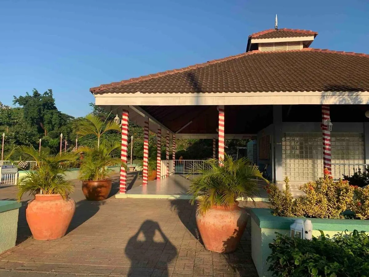 Holiday home Kingston Serenity Suite - 2Br Gated Escape With Pool Jamaica
