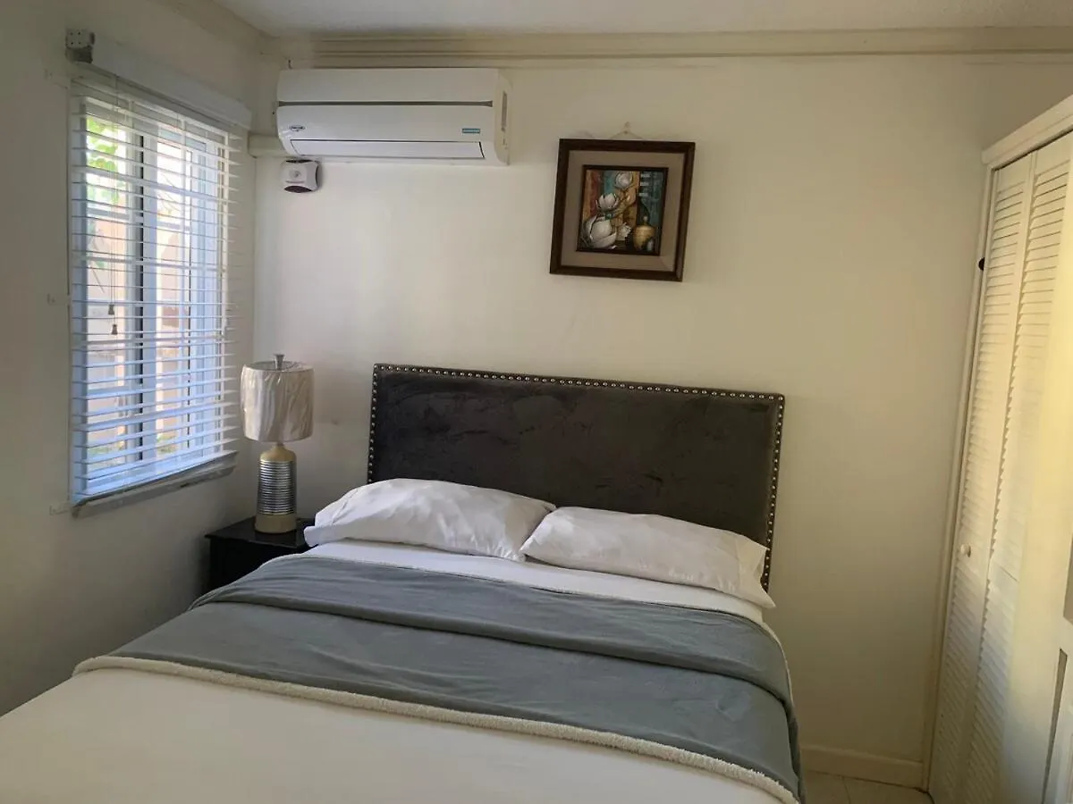 Kingston Serenity Suite - 2Br Gated Escape With Pool