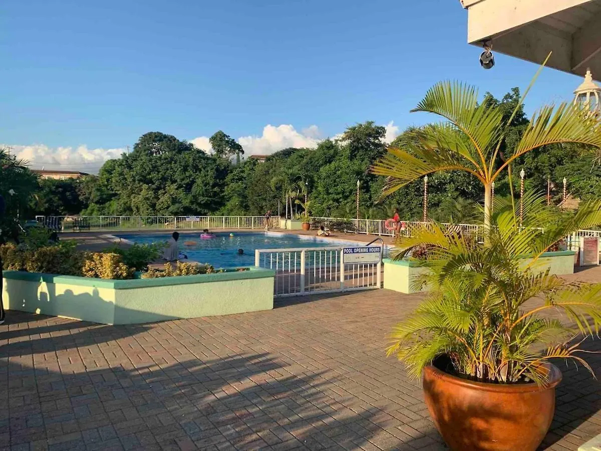 Kingston Serenity Suite - 2Br Gated Escape With Pool Jamaica
