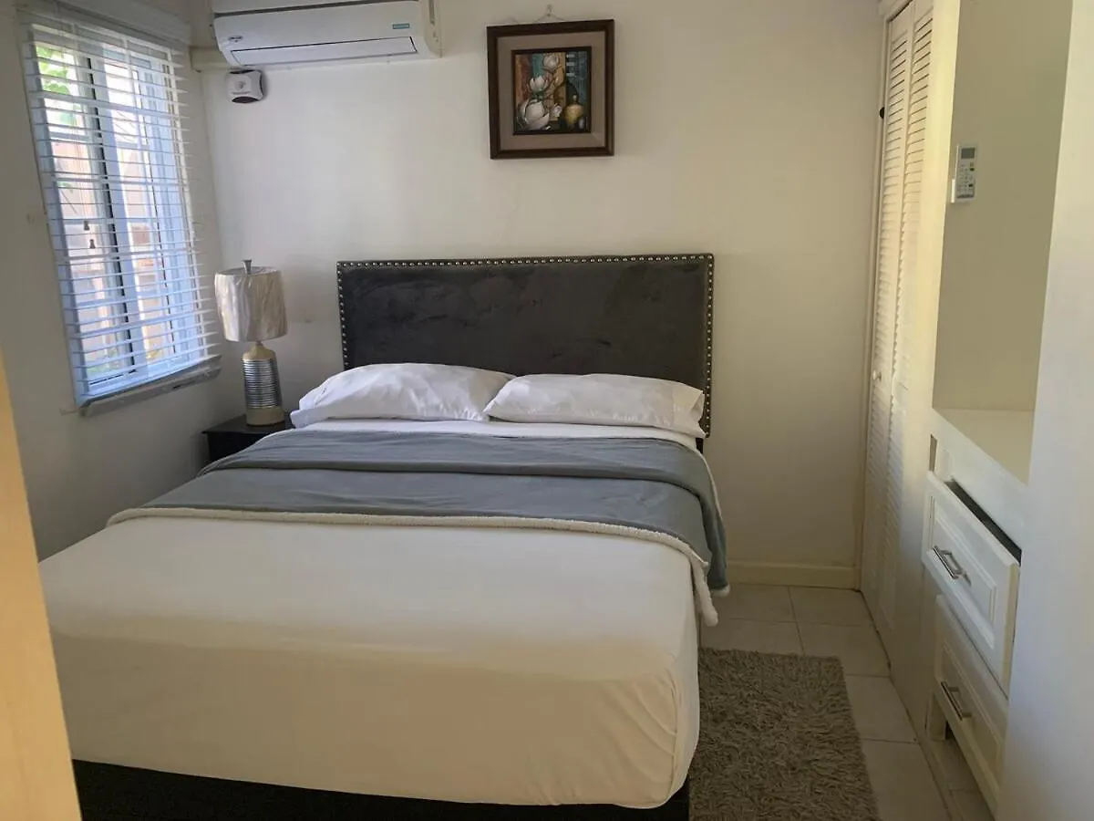 Kingston Serenity Suite - 2Br Gated Escape With Pool Holiday home