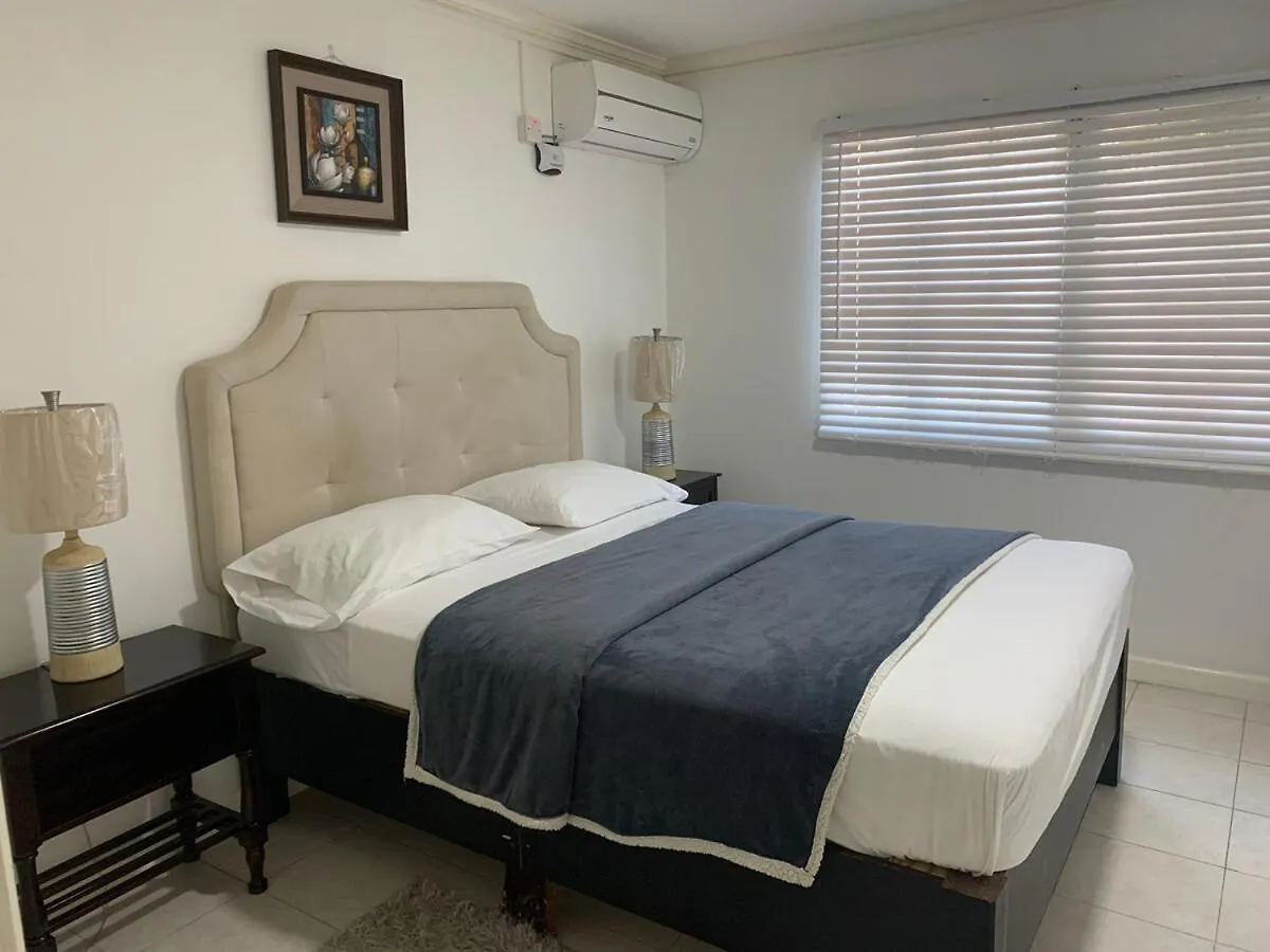 Kingston Serenity Suite - 2Br Gated Escape With Pool
