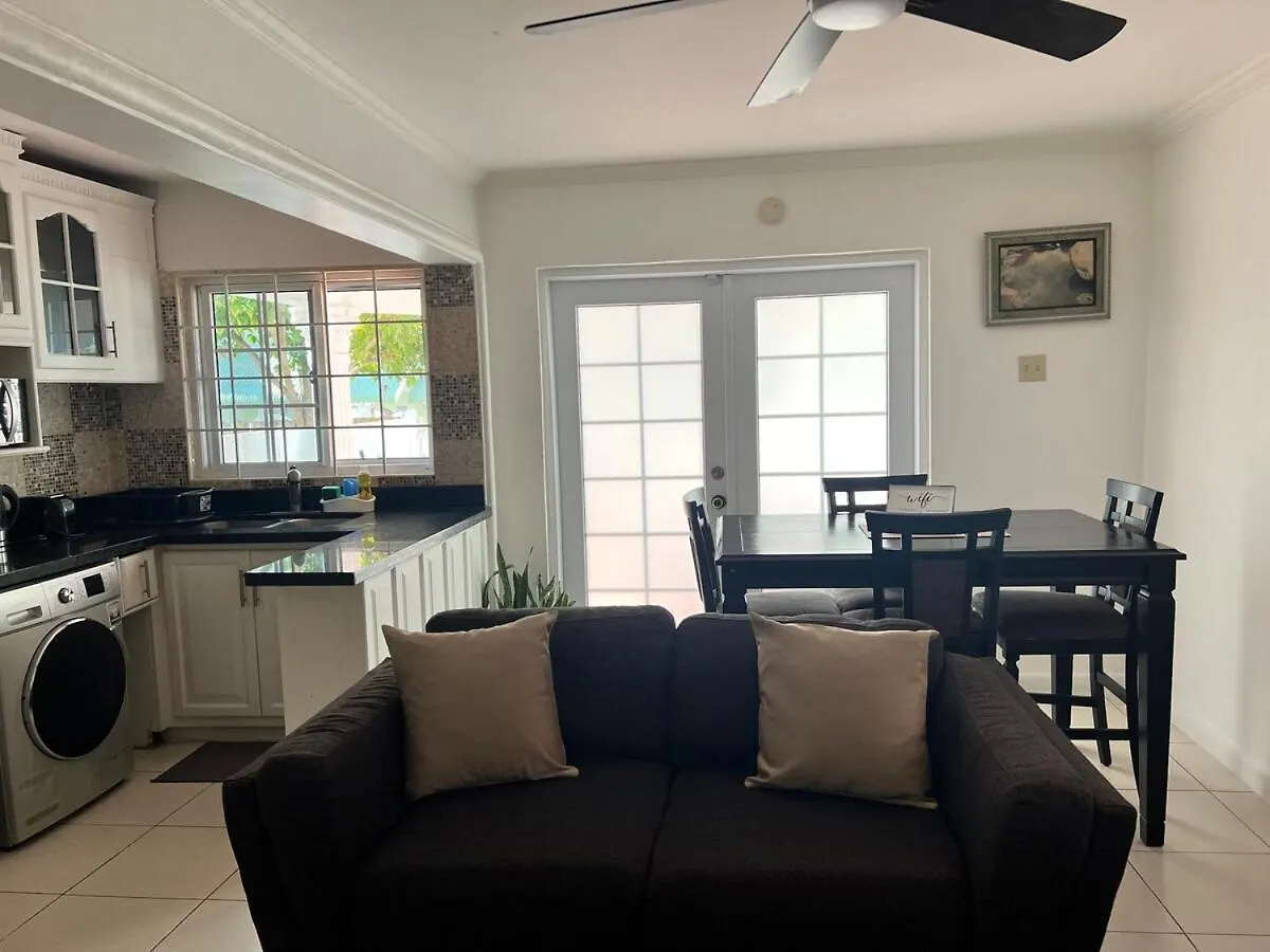 Holiday home Kingston Serenity Suite - 2Br Gated Escape With Pool